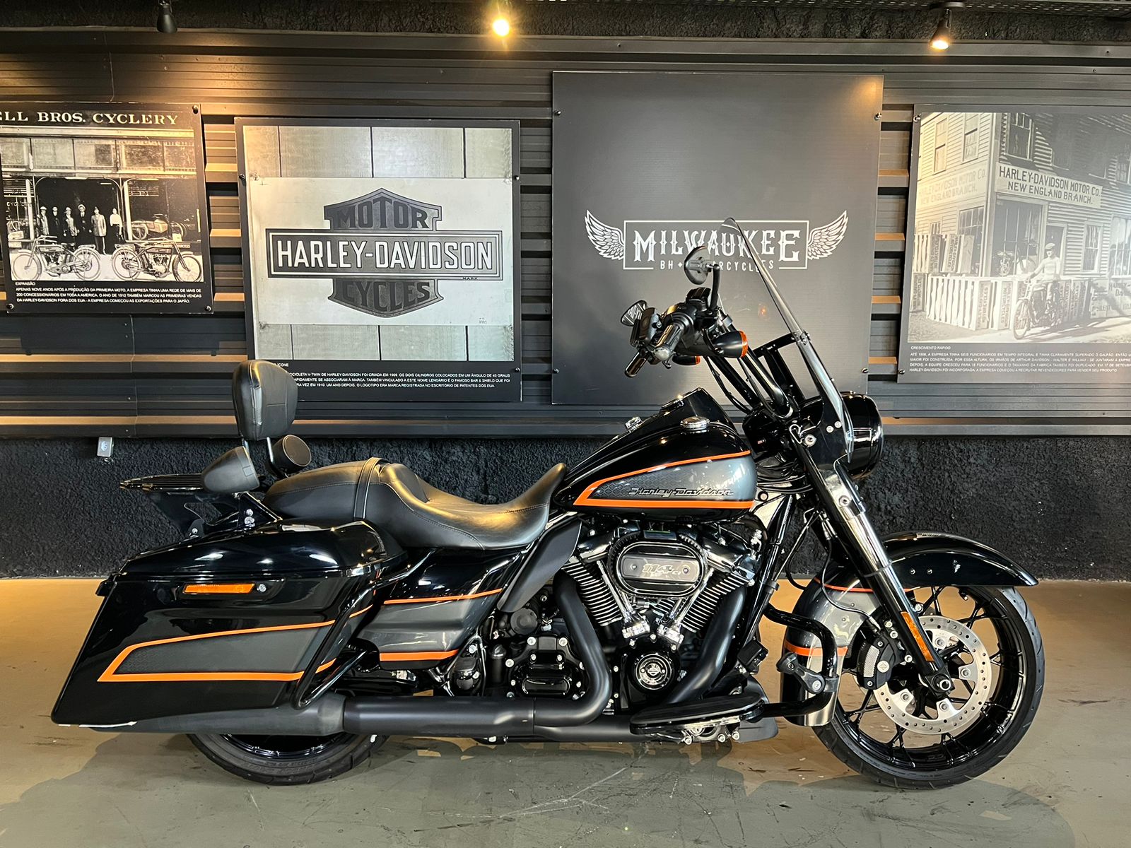 2020 harley sale davidson road king