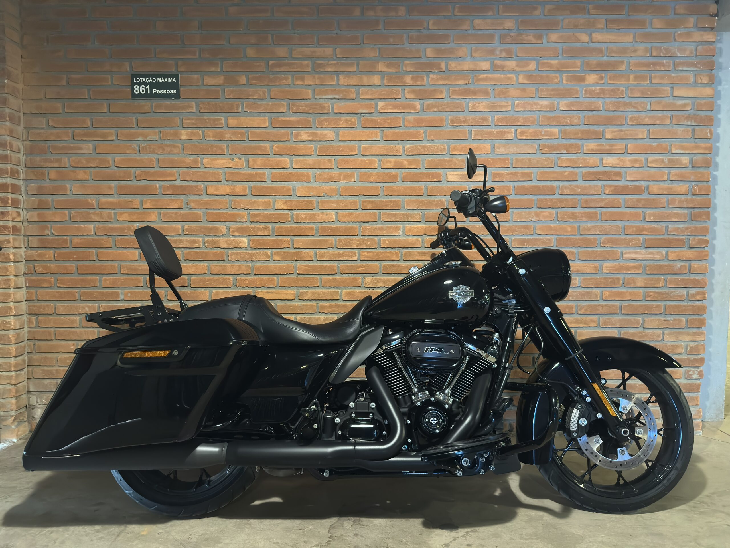ROAD KING SPECIAL 114
